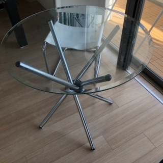 強化ガラス丸テーブル　椅子二脚セット