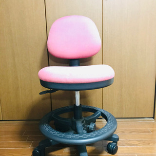 【ラスト！4日限定！】ピンクの回る椅子