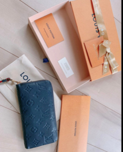 VUITTON 長財布