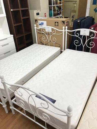 ベッド ロココ調のマットレス付きベッド 2点あります！