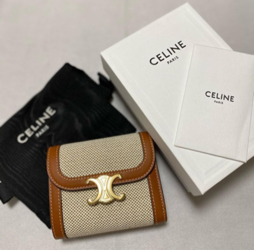 美品】CELINEフラップウォレット(トリオンフ) ホワイト/ タン
