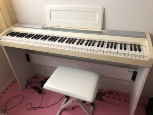 コルグKORG88鍵盤　白　電子ピアノ