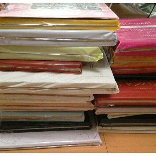 【新品・未開封】女性誌付録63点  JJ、CanCam、More、Seventeen、non-no、ViViの付録63点（ポーチ、トートバッグ、財布など）