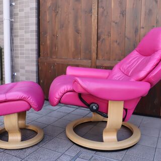 北欧ノルウェーのメーカーEKORNES(エコーネス)社のストレスレスチェアー ボイジャー(M)です！！リビングはもちろんシアタールームなどにおススメの北欧デザインのパーソナルチェアー♪