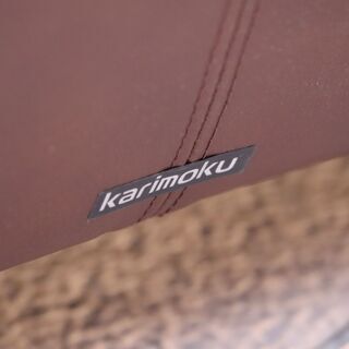 人気のkarimoku(カリモク家具)より本革を使用したZT8303 3人掛けソファーです！ハイバックタイプのゆったりとしたシートの3Pソファ。モダンなデザインのレザートリプルソファーです♪