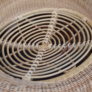 皇室御用達の職人がいる籐・ラタン家具専門店「カルチェラタン」の1960年発表、剣持勇デザインLounge Chair(ラウンジ・チェア)。MoMAにも収蔵されている籐家具の名作椅子です！