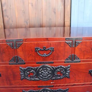 岩手の伝統工芸家具、岩谷堂箪笥 欅材を使用した漆塗り5