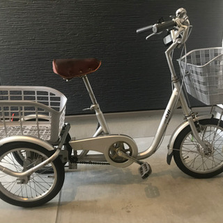 三輪自転車　高齢者