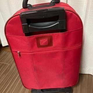 無料　赤いスーツケースの画像