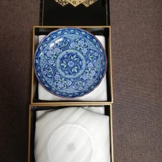 【新品未使用】三洋陶器株式会社　緑彩草花紋　二段重付銘々皿揃