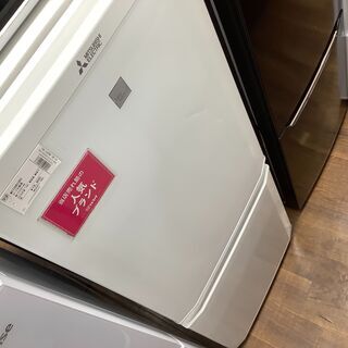 MITSUBISHI 2ドア冷蔵庫 MR-P15EC-KW 2018年製 146L 棚破損・側面キズ有