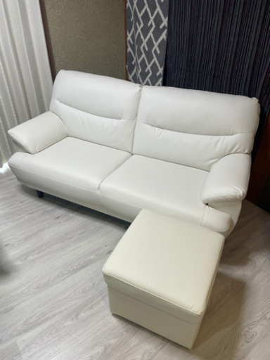 美品】ニトリゆったり2名〜3名用の合皮ソファー