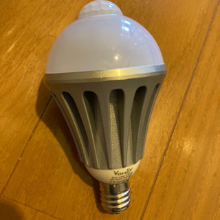 センサーライト LED電球 E17 4個セット