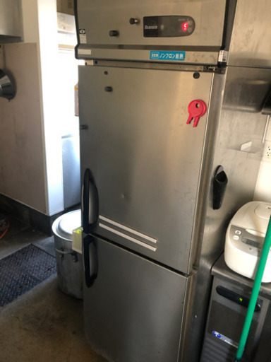 業務用縦型冷蔵庫
