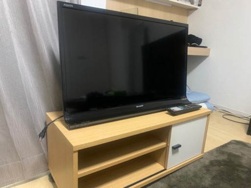 テレビ32型(SHARP)＋テレビ台(ニトリ)