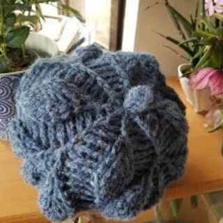 手編みベストとベレー帽