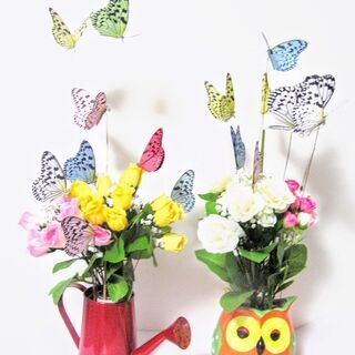 カラーペーパーで作った蝶のペパークラフト