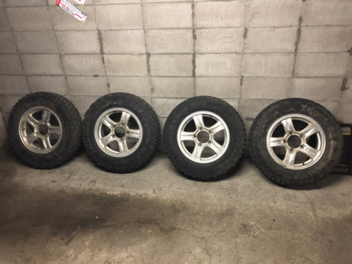 お得な情報満載 ヨコハマ ジオランダーM/T ジムニー 185 85 16 バリ山
