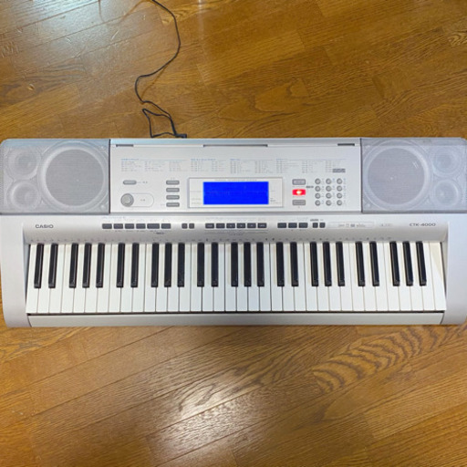 CASIOのCTK-4000ベーシックキーボード。