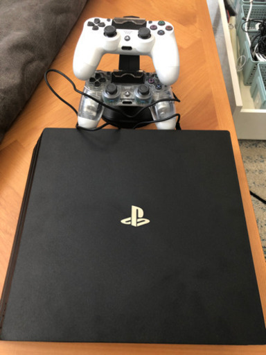 PS4 Pro 1TB ジェットブラック本体　　4K