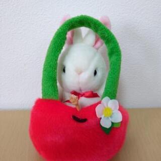 リンゴ🍎に入ったウサちゃん🐰