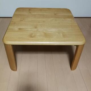 木のテーブル　折り畳み式　60cm × 60cm