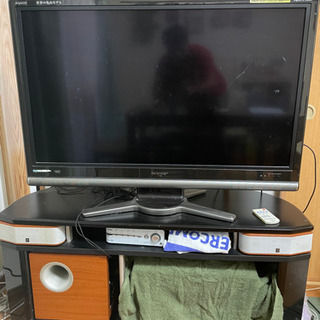 液晶テレビ42型、YAMAHAホームシアターセット、テレビ台