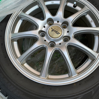 スタッドレスタイヤ205/60R