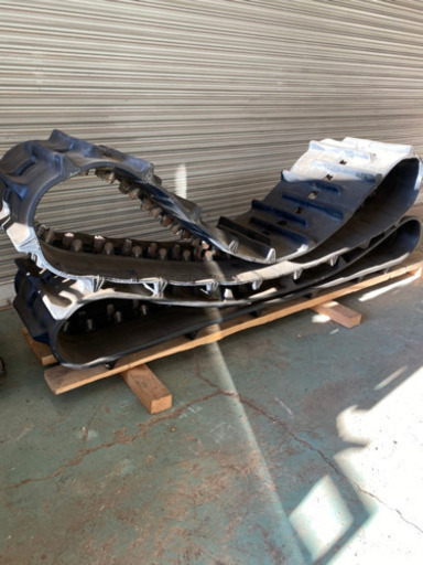 イセキ　コンバイン　ゴムクローラー　40-90×83B-801  2本セット❗️