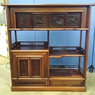 【店舗同時販売中】　花梨材唐木飾り棚　　彫刻　　【店頭ご来店購入限定】