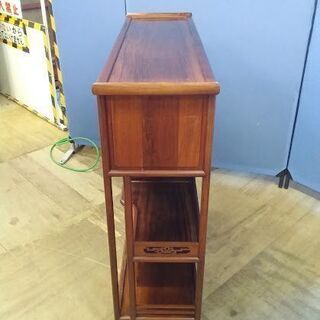 【店舗同時販売中】　花梨材唐木飾り棚　　彫刻　　【店頭ご来店購入限定】