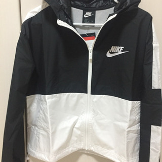 【新品未使用】NIKE ウィンドブレーカー(定価7,000円)※...