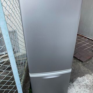都内近郊無料で配送、設置いたします　2010年製　冷蔵庫　Panasonic　NR-B172W-S PA03の画像