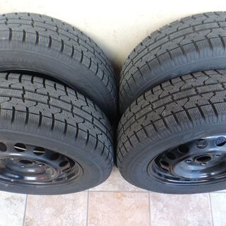 トヨタ　アクア純正ホイル　スタッドレスタイヤ付　195/65R15