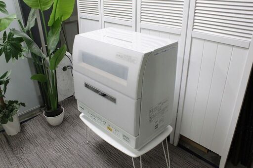 R2808) Panasonic 中古パナソニック　ファミリータイプ（食器点数約45点）卓上型食器洗い乾燥機　NP-TR8-W　ホワイト 2016年製! 食洗機 店頭取引大歓迎♪