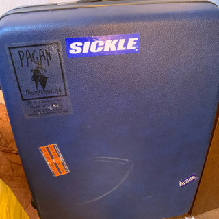 スーツケース（鍵付き）　　