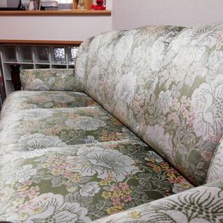 カリモク　ソファ・3人掛け　金華山張　長椅子UK2603GR 