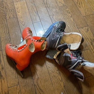 スケート靴2足　　オレンジ23.5    大人用タイプ8.5 3E