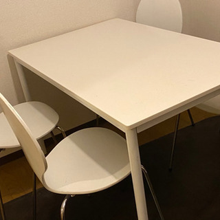 【ネット決済】日にち限定　取りに来て下さる方　白のダイニングテーブル