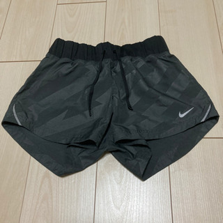 NIKE DRI-FIT レディースショートパンツ　S