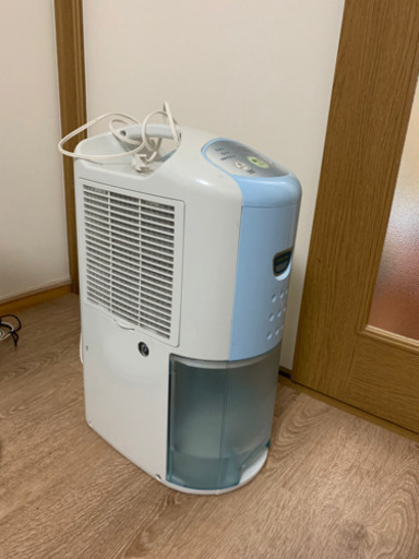 除湿機売ります！(その他家電まとめ売りあり)