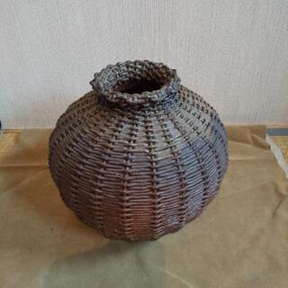 手作り陶芸品　籐籠風　ツボ　花器 　引取限定