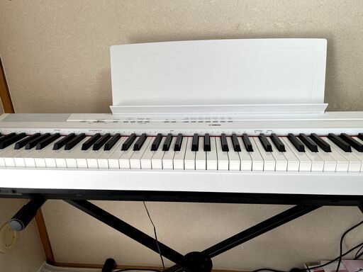 ヤマハ　YAMAHA 電子ピアノ　P115-WH　スタンド付き