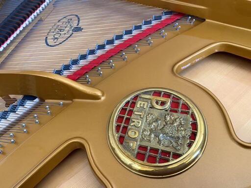 PETROFペトロフ オフホワイト・グランドピアノ（ベビーグランド）