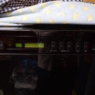 ヤマハアップライトピアノSXシリーズです。製造は1993年頃らしいです。
娘が使用していましたが、引っ越しの予定のため、売却予定です。
まず、現物確認の上ご購入ください。
調律、搬出にかかる一切の費用は
ご購入様ご負担でお願いします。