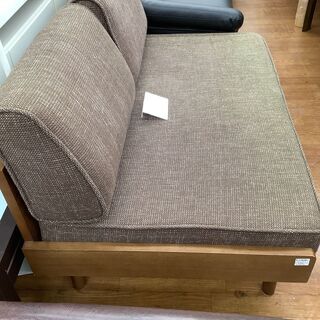 UNICO】2人掛けｿﾌｧｰ 素材感を生かしながら、モダンとのハーモニーである