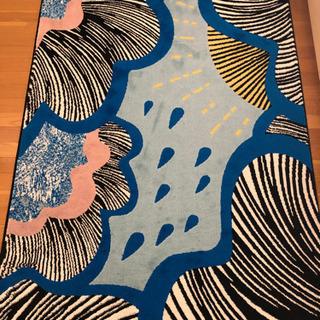 IKEAで購入したカーペット！不思議な模様のレアカーペット