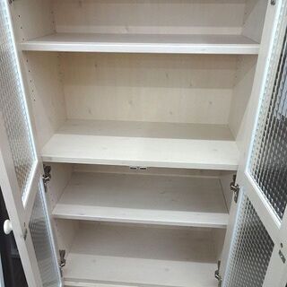札幌 引き取り 木製×ガラス キャビネット/食器棚 カントリー調 引き出し付き 収納棚