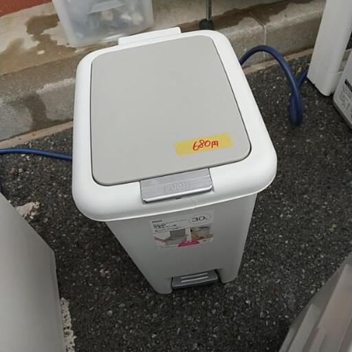 ニトリゴミ箱 足ペダル式 ストーリー 宜野湾のインテリア雑貨 小物 ごみ箱 の中古あげます 譲ります ジモティーで不用品の処分
