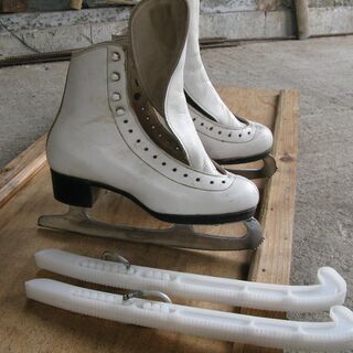 フィギアスケート靴（女性用）